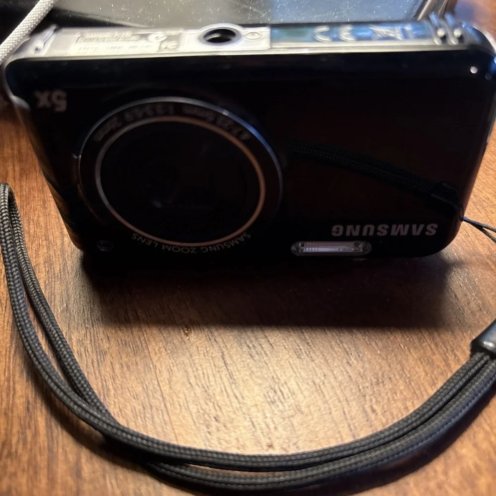 Samsung PL Series PL120 14.2MP Digital Camera Black AS IS Parts or Repair